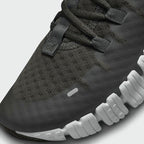 Close-up of Nike Free Metcon 5 Men's Training Shoes DV3949 lacing system and padded tongue