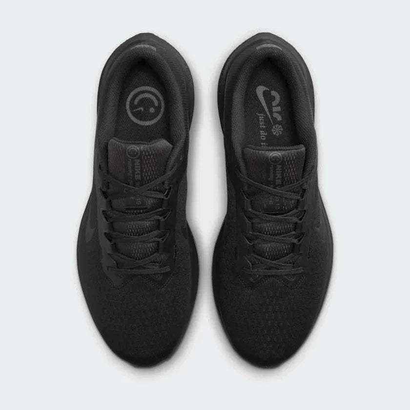 Top view of Nike Air Winflo 10 Men's trainers showing laces and breathable mesh upper