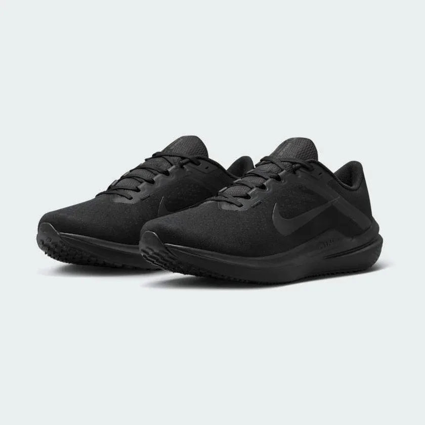 Angled side profile of Nike Air Winflo 10 Men's trainers highlighting lightweight and responsive design