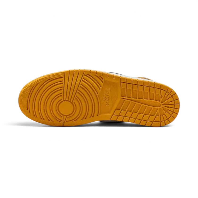 View of the outsole of the Air Jordan 1 Retro High OG Men's yellow trainers, showing the durable rubber sole and classic traction pattern.