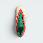 Focuses on the locked-in lace-up design and the high-definition entry point of the inner bootie liner.