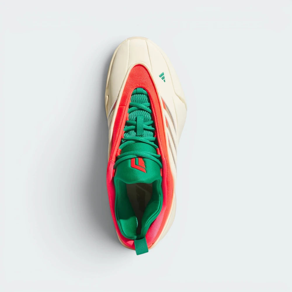 Focuses on the locked-in lace-up design and the high-definition entry point of the inner bootie liner.