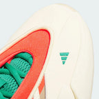 Details the high-definition clean toe box stitch lines and the precision of the synthetic eyelet layout.