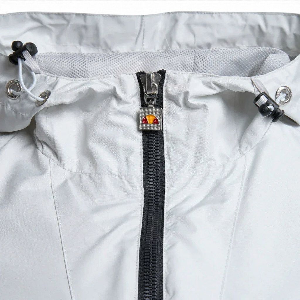 Detailed zoom on the adjustable hood and the 1/4 zip closure of the Ellesse Mont 2 Overhead Anorak Jacket, highlighting its functional design.