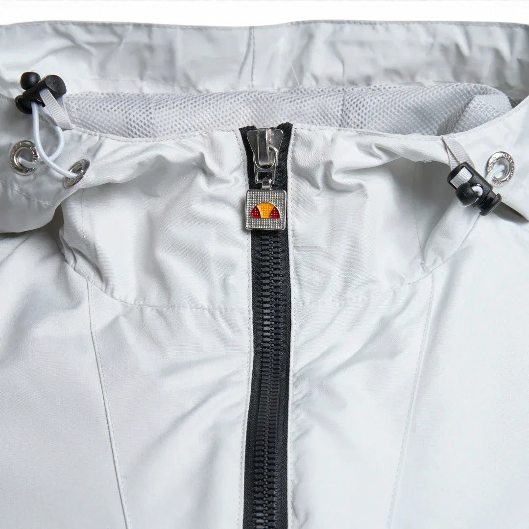 Detailed zoom on the adjustable hood and the 1/4 zip closure of the Ellesse Mont 2 Overhead Anorak Jacket, highlighting its functional design.