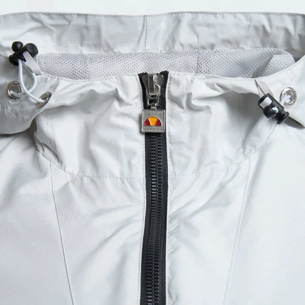 Detailed zoom on the adjustable hood and the 1/4 zip closure of the Ellesse Mont 2 Overhead Anorak Jacket, highlighting its functional design.