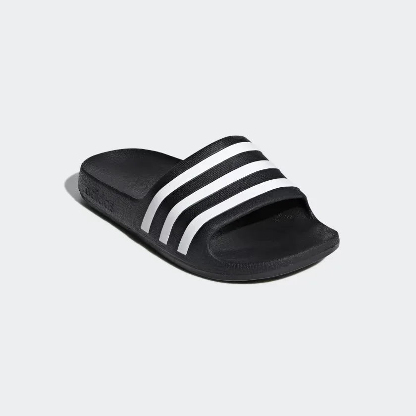 Showcasing the "unreal" lightweight drape and the high-contrast Black/White saturation from a 45-degree angle.