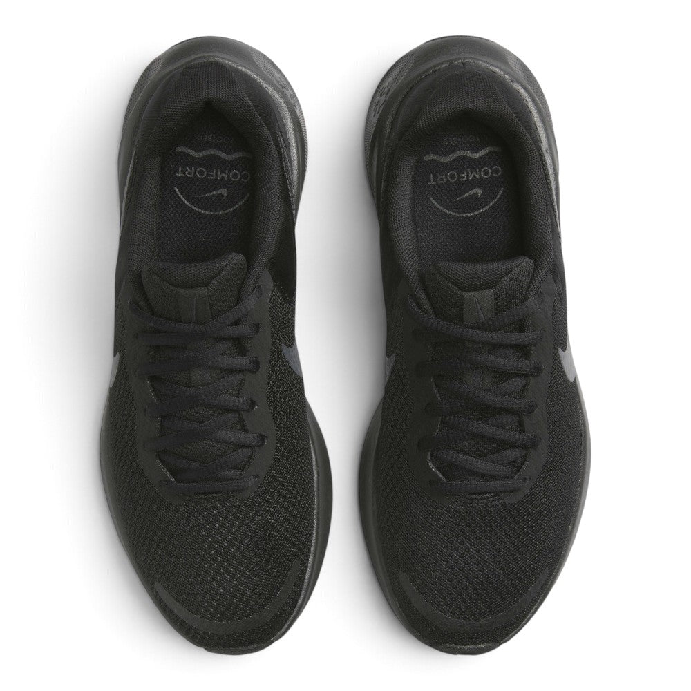 Focuses on the locked-in central lacing layout, displaying flat black laces, padded mesh tongues with takeoff touch points, cushioned collars, and soft insoles.