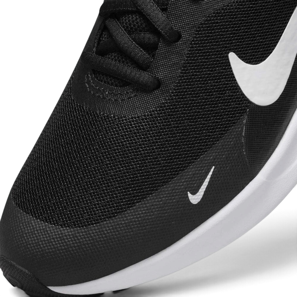 Close-up of the front, showing the quality of the engineered mesh and the durable eyelets.