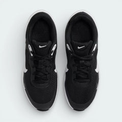 Top-down view of the black and anthracite trainers, highlighting the breathable mesh toe box and the secure lacing system.