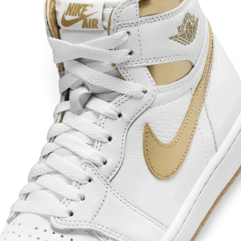tradesports.co.uk Nike Women's Air Jordan 1 Retro Hi OG FD2596 107