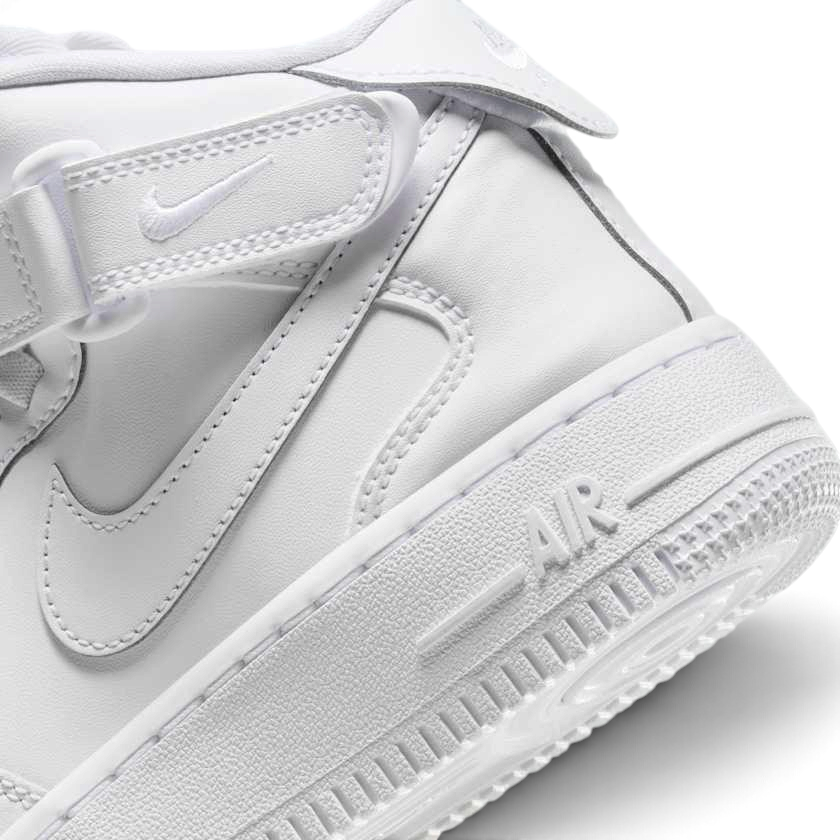 Rear underside close-up of Nike Air Force 1 Mid EasyOn Juniors White FN1193-111 heel and outsole design