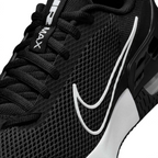 Details the premium seamless reinforcement wrapping the front toe cap protection matrix and the precise tracking of the eyelet lacing lines.
