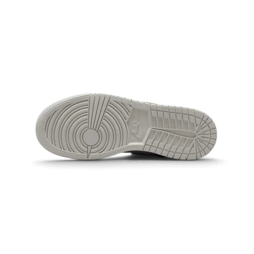 tradesports.co.uk Nike Juniors Air Jordan 1 Mid Special Edition FQ8088 103