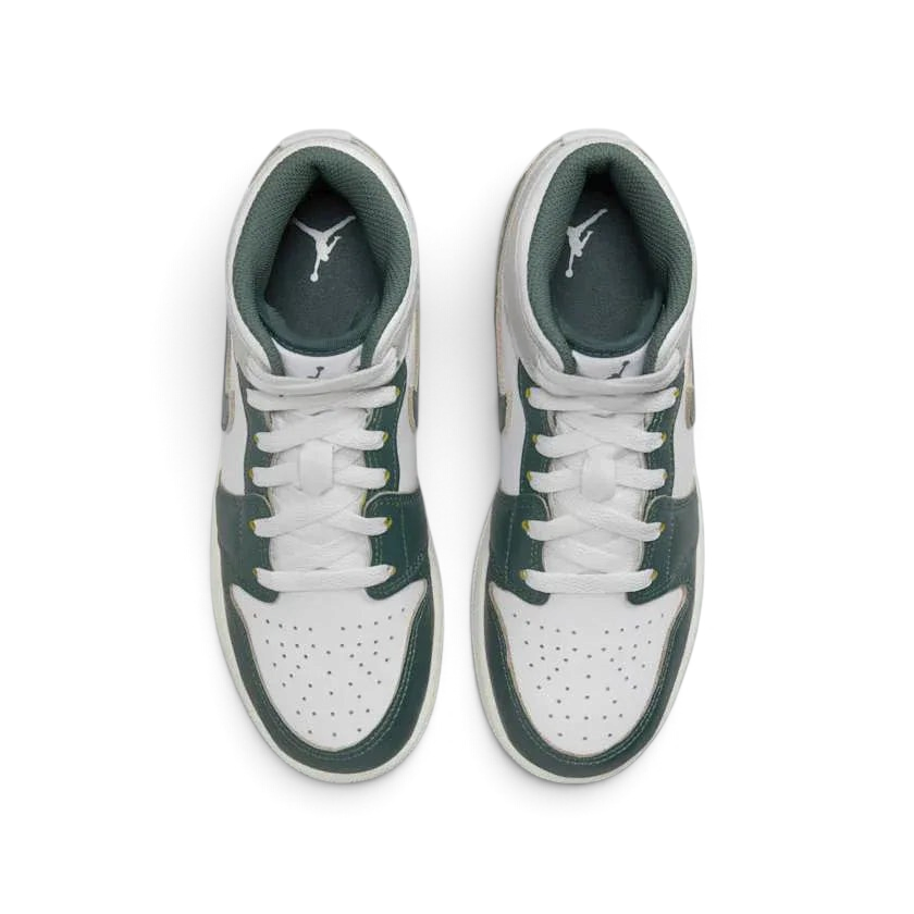 tradesports.co.uk Nike Juniors Air Jordan 1 Mid Special Edition FQ8088 103