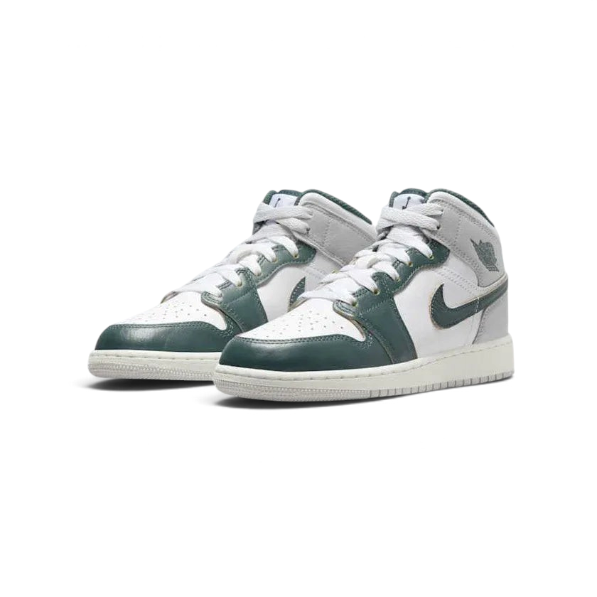 tradesports.co.uk Nike Juniors Air Jordan 1 Mid Special Edition FQ8088 103