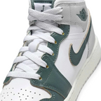 tradesports.co.uk Nike Juniors Air Jordan 1 Mid Special Edition FQ8088 103