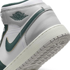 tradesports.co.uk Nike Juniors Air Jordan 1 Mid Special Edition FQ8088 103
