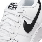 Close-up of the forefoot, focusing on the quality of the leather and the signature AF1 metal lace dubrae.