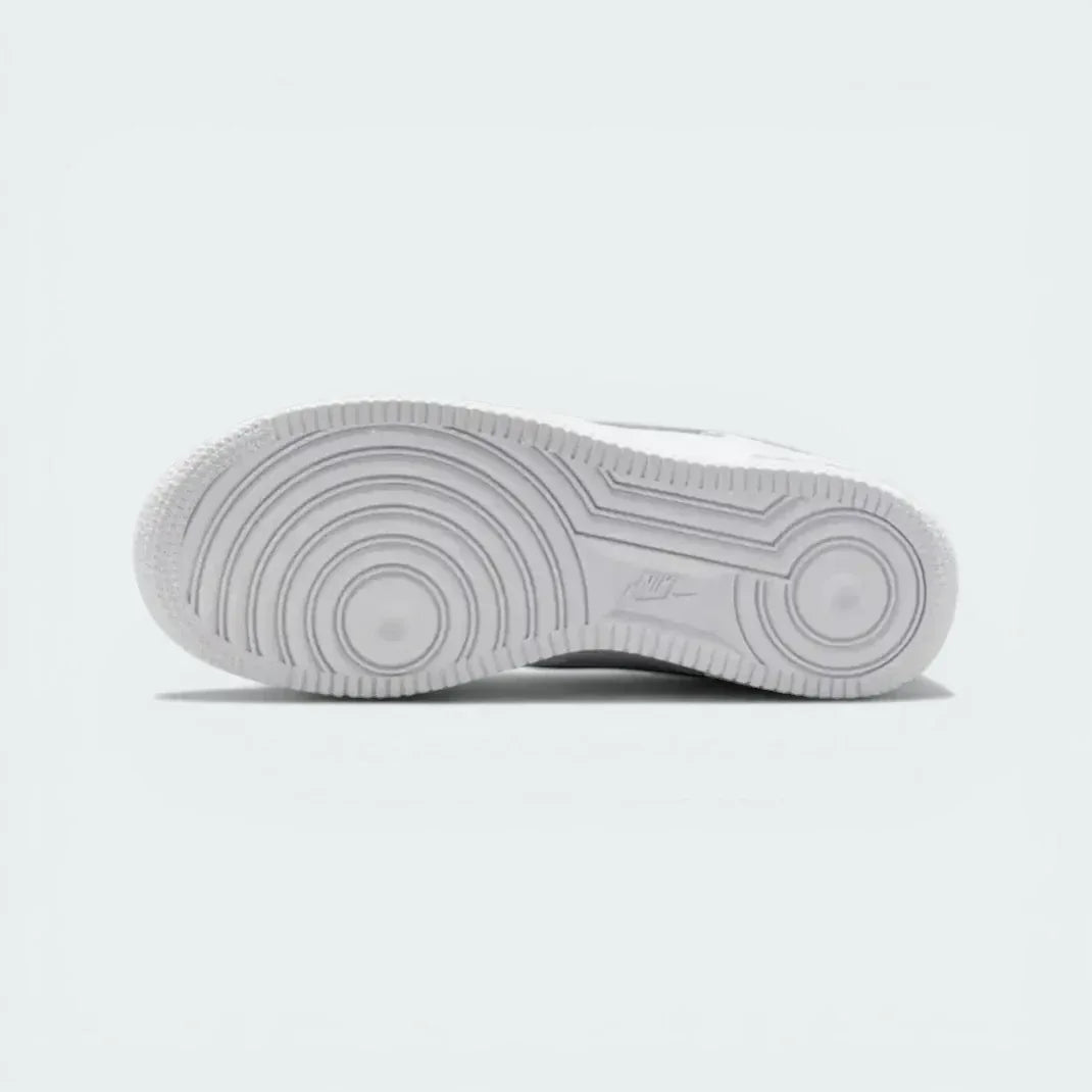 Displays the legendary circular pivot-point traction pattern in non-marking rubber.