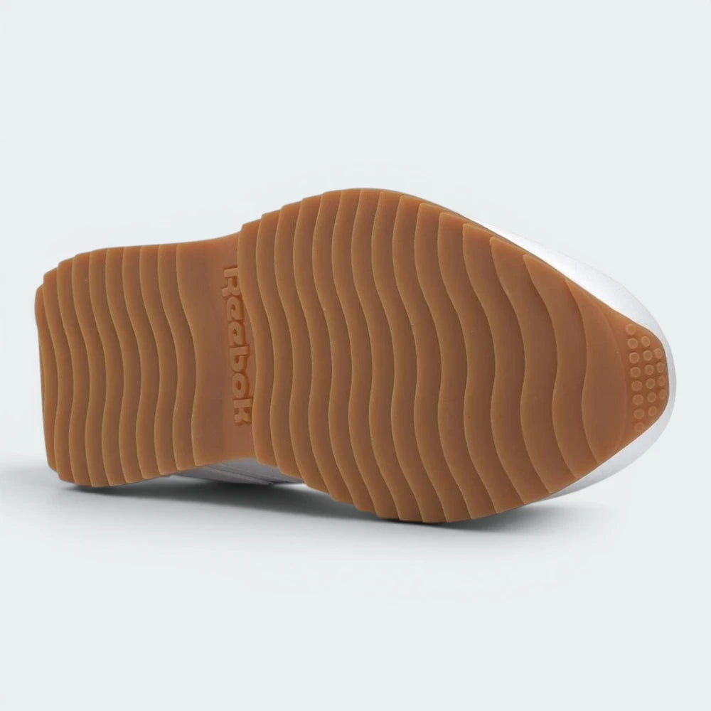 Displays the technical ripple tread designed for unreal multi-surface traction.
