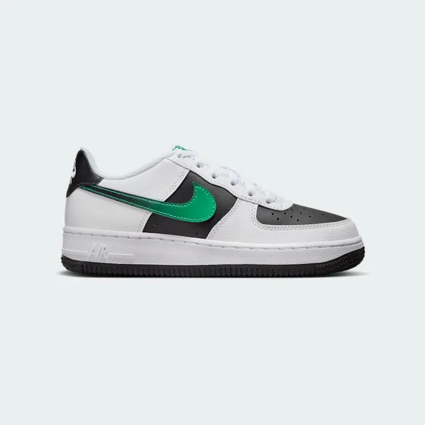 tradesports.co.uk Nike Juniors Air Force 1 FZ4353 100 Main image