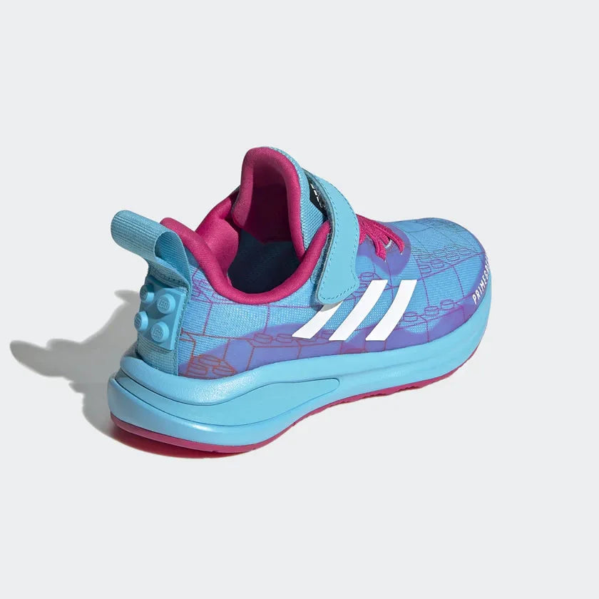 rear of the shoes featuring the lego piece and pull tag