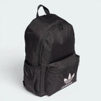 Highlights the 17cm depth and the professional finish of the mesh side pockets.