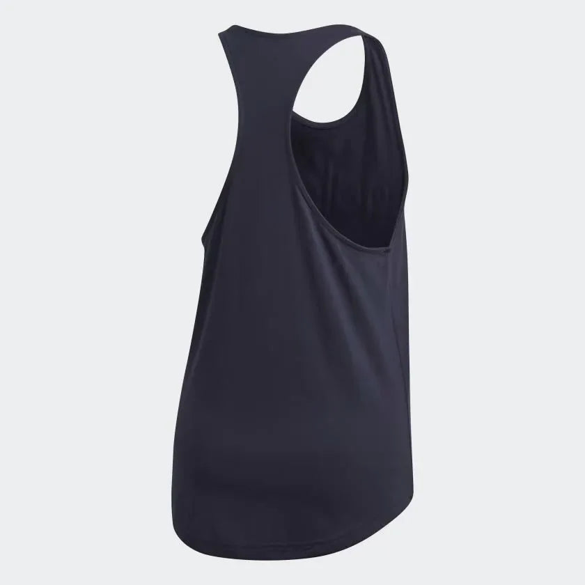 Highlighting the quality of the curved hem and the professional jersey finish.