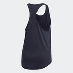 Highlighting the quality of the curved hem and the professional jersey finish.