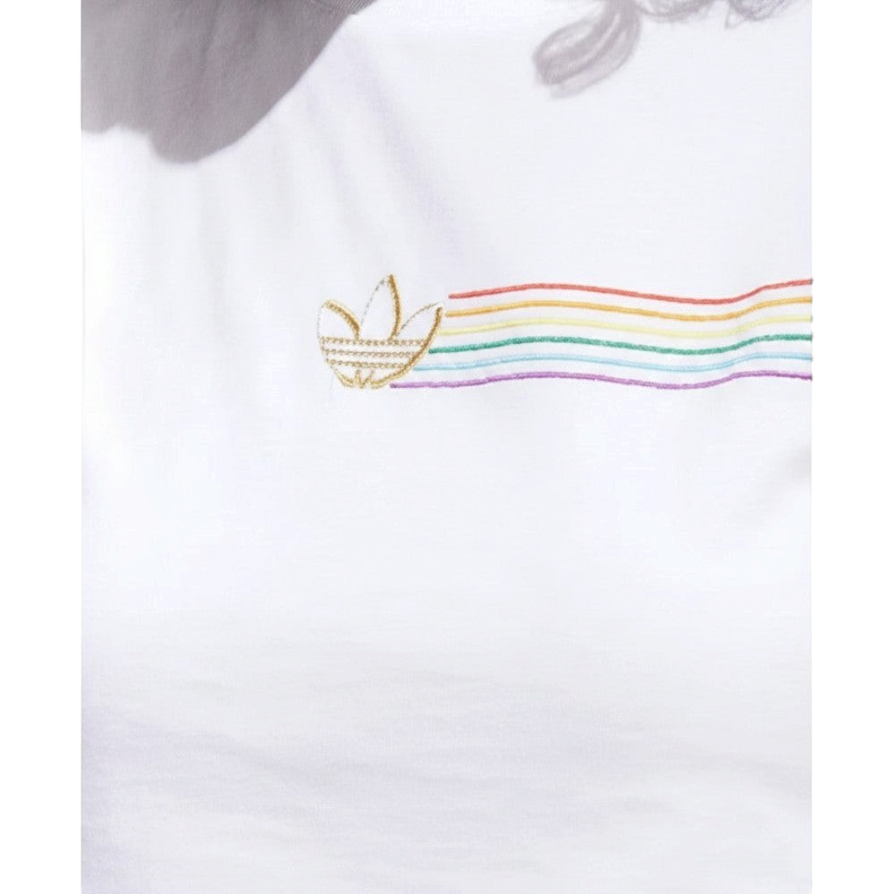 Details the premium precision of the high-definition ink print tracking across the colorful linear front graphic, framing the razor-sharp border lines.