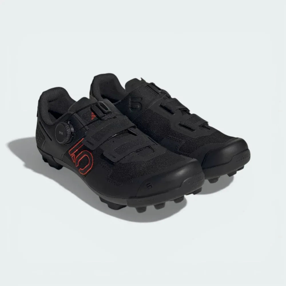 Three-quarter view of both Kestrel BOA shoes, highlighting the seamless upper construction and the textured grey overlays.