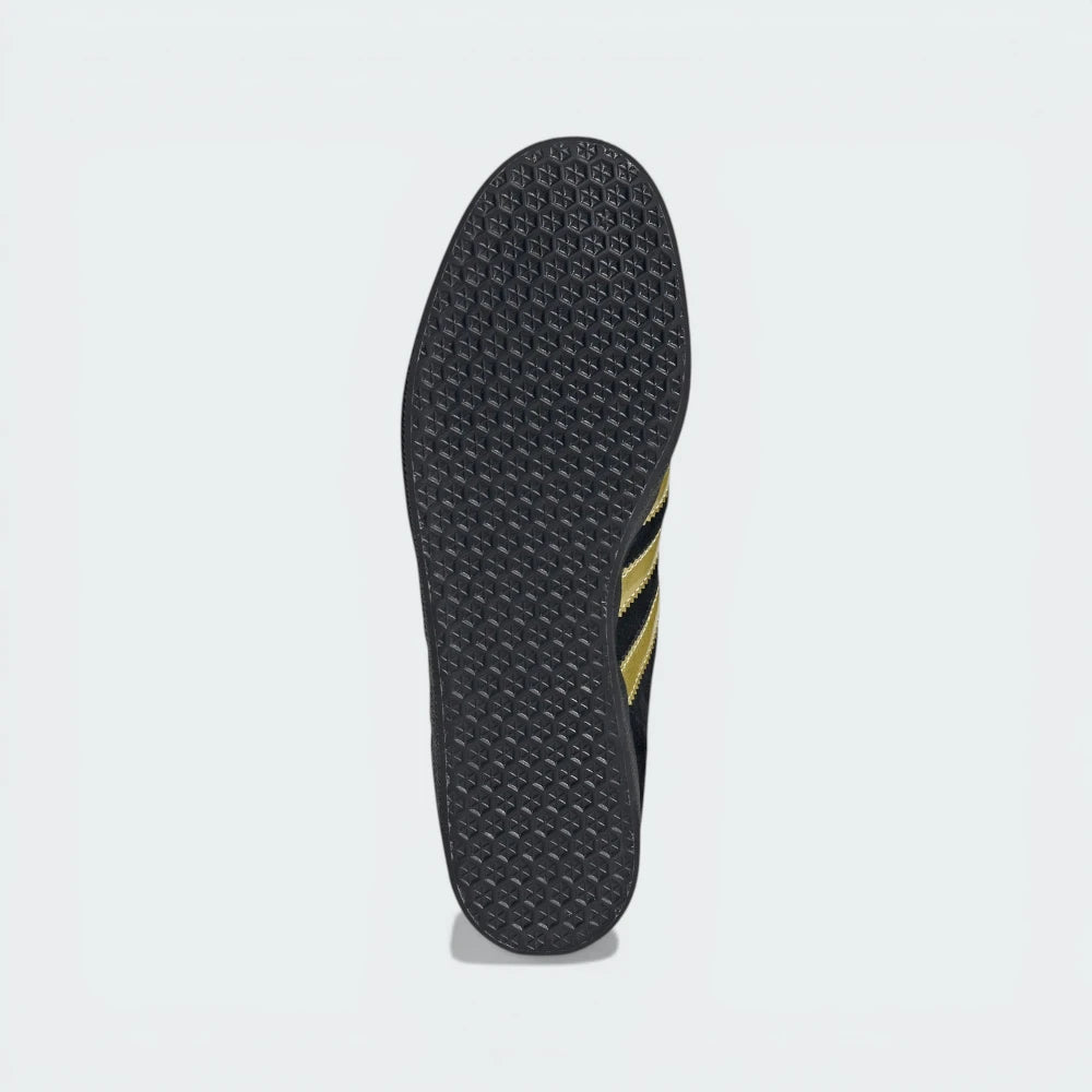 The classic Gazelle traction pattern on the durable, high-grip black rubber sole.