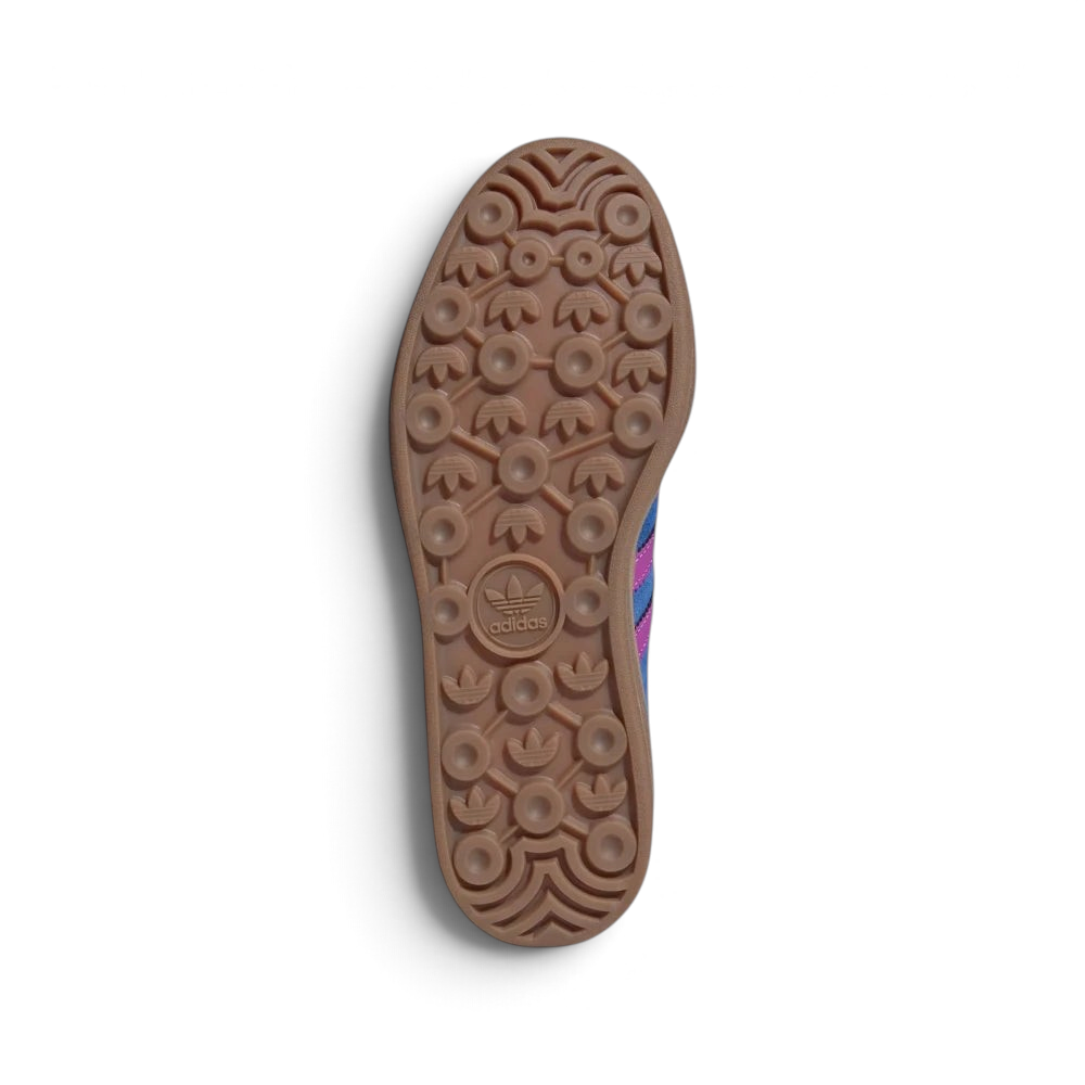 Displays the classic honeycomb-textured tread pattern running along the bottom rubber layer, engineered for unreal everyday street grip.