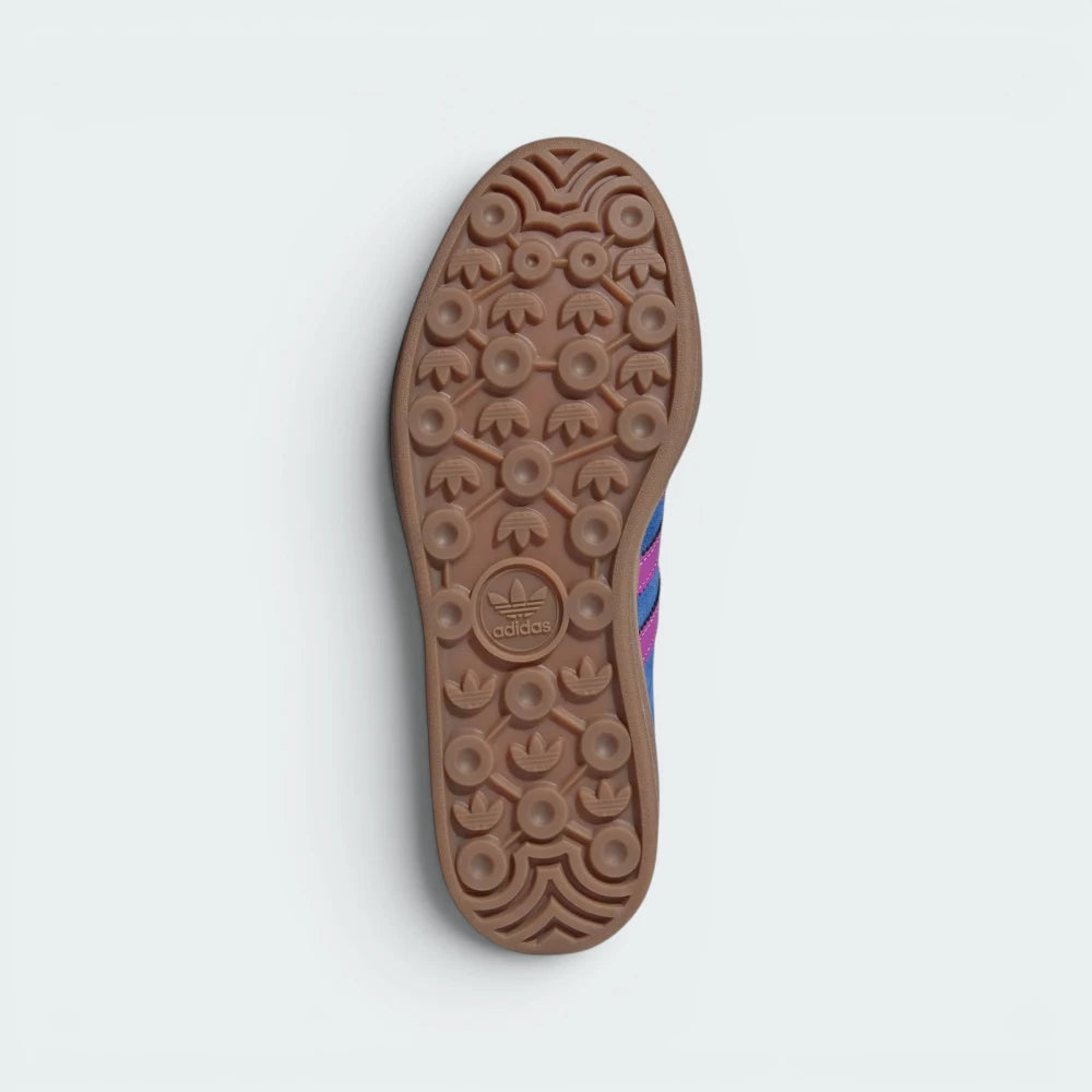 Displays the classic honeycomb-textured tread pattern running along the bottom rubber layer, engineered for unreal everyday street grip.