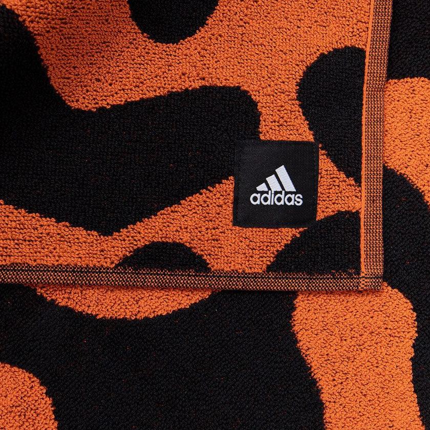 tradesports.co.uk Adidas Rich Mnisi Leopard Print Towel HD4765 detail image