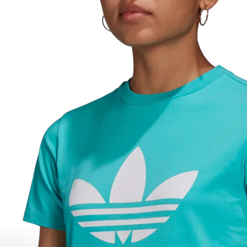 Close-up of adidas Adicolor Women's Trefoil T-Shirt HE6869 Trefoil print and ribbed crewneck detail