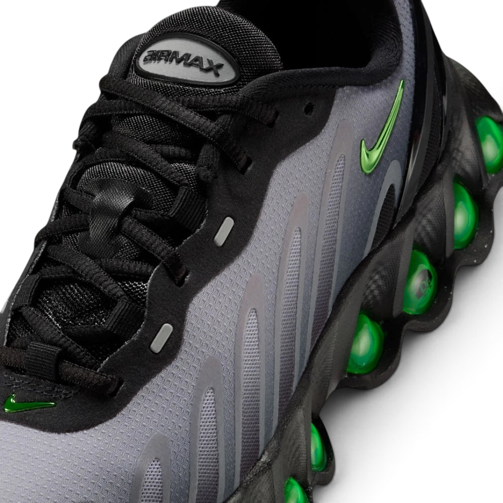 A close-up of the reinforced toe tip and the high-tech closed mesh texture.
