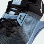 Close-up of the front, showing the reinforced toe cap and the durable textile construction designed for intense gym sessions.