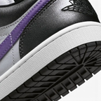 Detailed zoom on the midsole, highlighting the classic cupsole stitching and the transition to the durable tonal rubber outsole.
