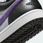 Detailed zoom on the midsole, highlighting the classic cupsole stitching and the transition to the durable tonal rubber outsole.