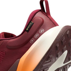 Detailed zoom on the outsole and midsole of the Nike Juniper Trail 2 GORE-TEX V2 men's trail shoes, highlighting the responsive React foam cushioning and rugged rubber outsole.