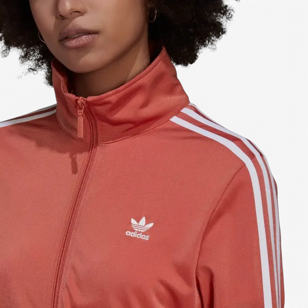 Close-up zoom of the full-zip hardware and the stand-up collar, highlighting the quality of the tricot material.