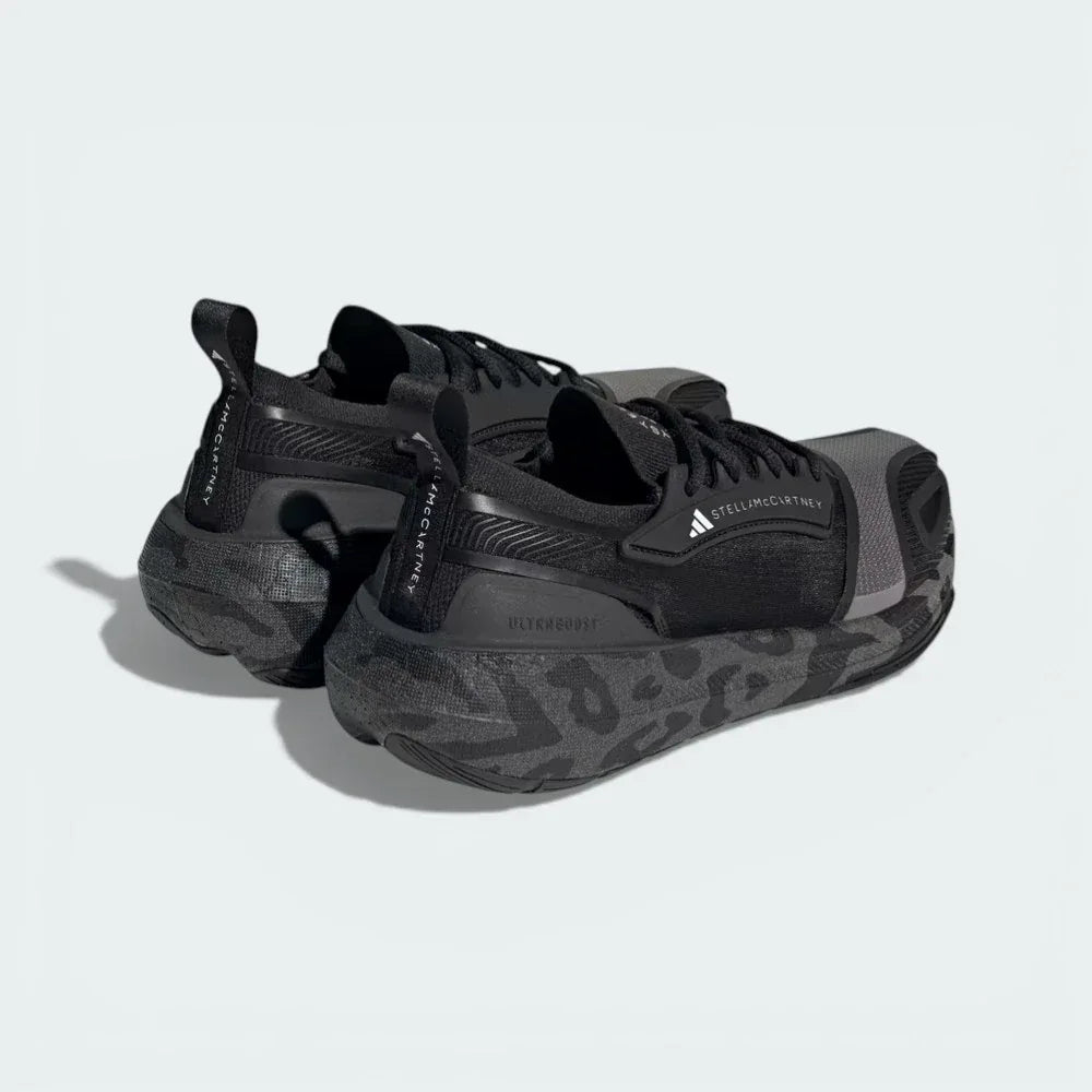Rear view focusing on the supportive heel counter and the refined shape of the padded collar.