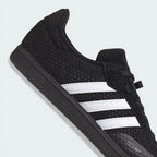 Zoom looking at the front of the shoes and laces, highlighting the breathable mesh and COLD.RDY branding on the forefoot.