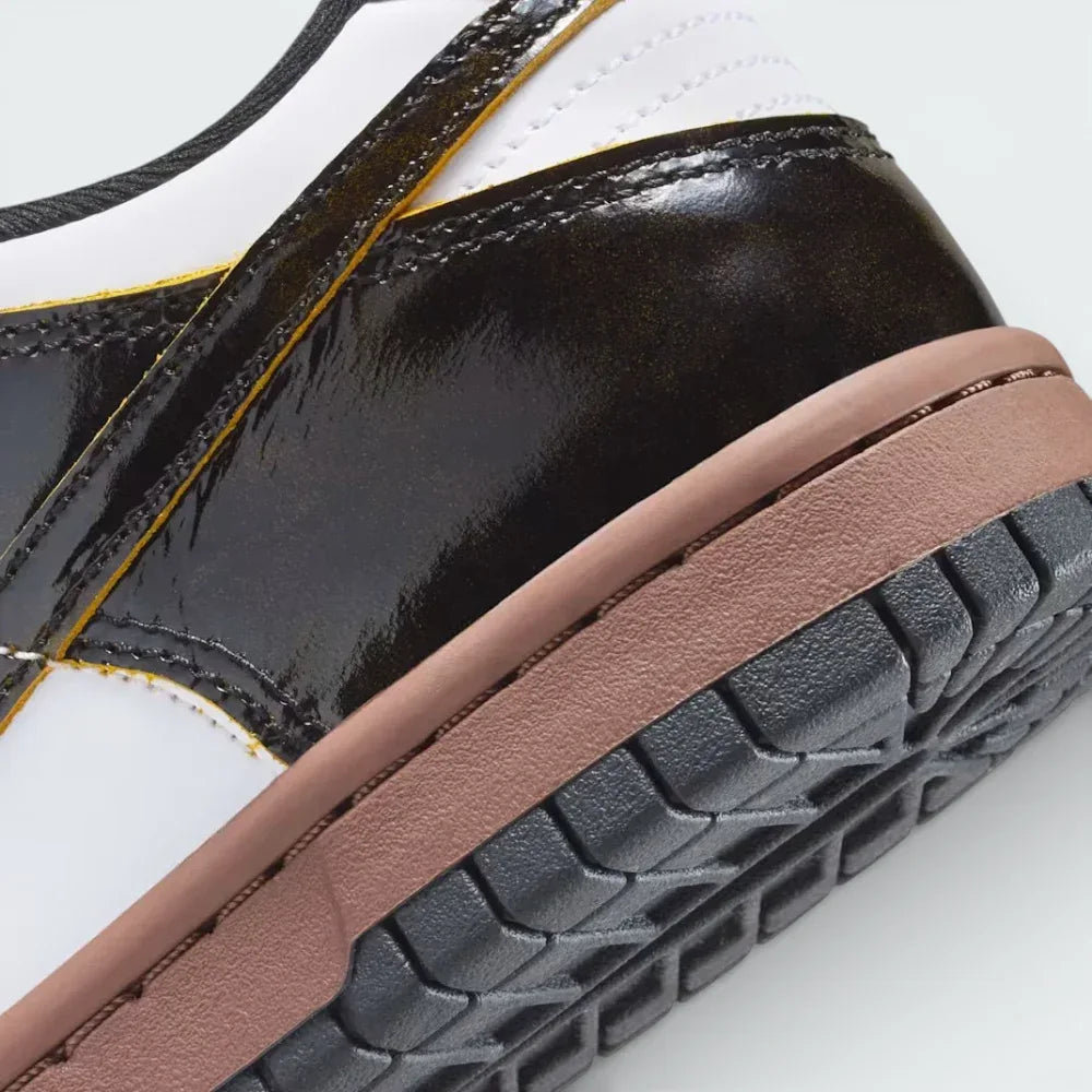 Detailed zoom on the midsole area, highlighting the classic cupsole construction and the transition to the durable black outsole.