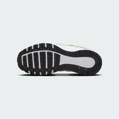 Nike P-6000 Juniors Trainers HV5064-701 outsole with durable rubber grip and flex grooves
