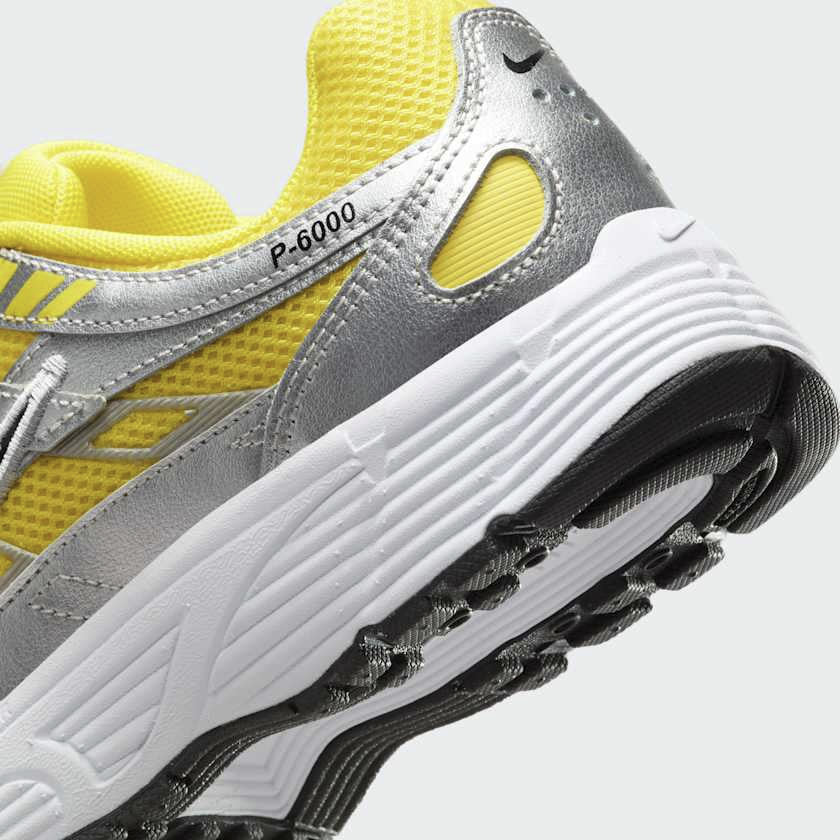 Rear underside close-up of Nike P-6000 Juniors Trainers HV5064-701 heel and outsole tread pattern