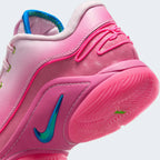 Detailed zoom on the outsole and midsole of the Nike LeBron XXII SN basketball trainers, highlighting the robust rubber traction, responsive foam, and visible Zoom Air units.