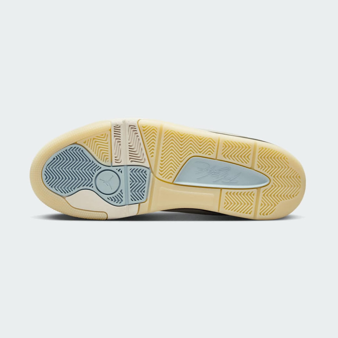 View of the outsole of the Jordan Flight Court Men's white sneakers, showing the durable rubber sole and traction pattern.